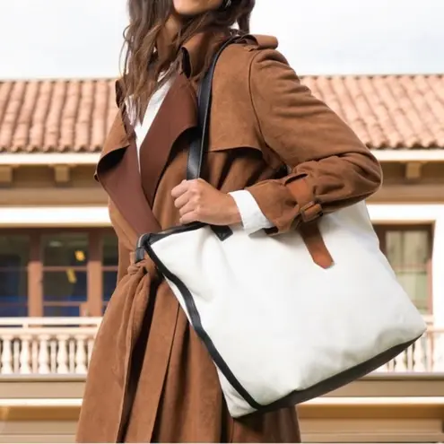 Walter Baker NWT Canvas Tote Weekender Carly Bag