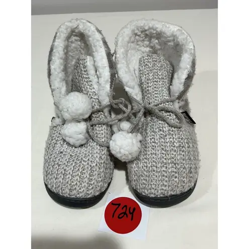 Woman’s Mukluks Size Medium 7