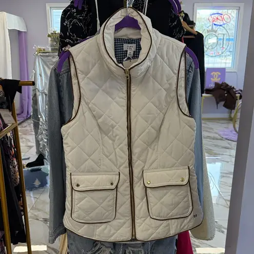 Crown & Ivy  Quilted White Vest with Brown Trim