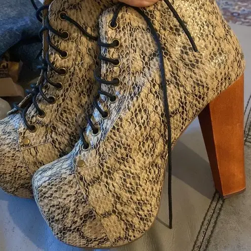 Jeffrey Campbell Snake Print Platform Lace Up Lita Boot in Taupe Python Tan Size 7 65 70 Off Retail From MagicCouture