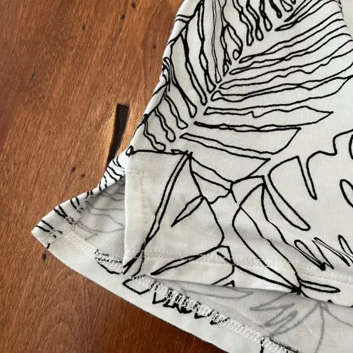 Soma Black and White Floral Short Sleeved Top Size L