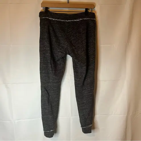 Kensie  Gray Capri Joggerwith Tapered legs and Elastic Waistband