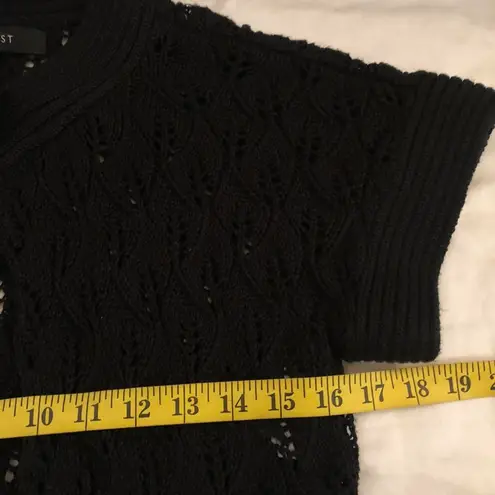 Y2K Whimsygoth black crotchet knit bolero shrung crop jacket cardigan top blouse short sleeve one top button #acubi #dark academia #preppy #subversive #vampy Size S - Image 4