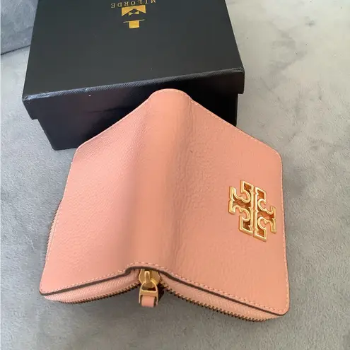 Tory Burch  wallet LIKE NEW 🌷🌷🌷