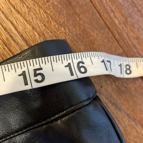 Bagatelle Collection black faux leather wide leg crop pant mediun