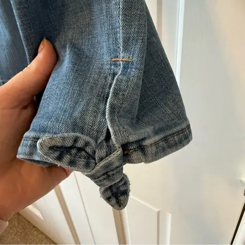 Levi's Levi’s Lightwash Bow Hem Jeans Size 6 or 28”