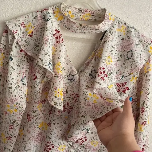 Very J 💥 Ruffle Floral Print Bell Sleeve Blouse Multicolor M
