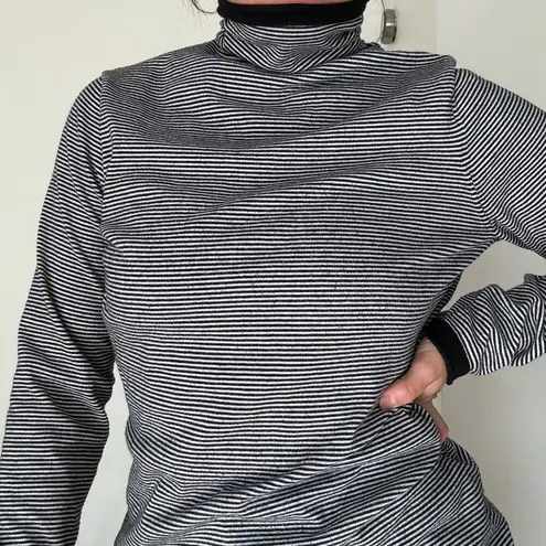 Duluth Trading Co. CoolMax Striped Turtleneck Sweater Top. Medium Black