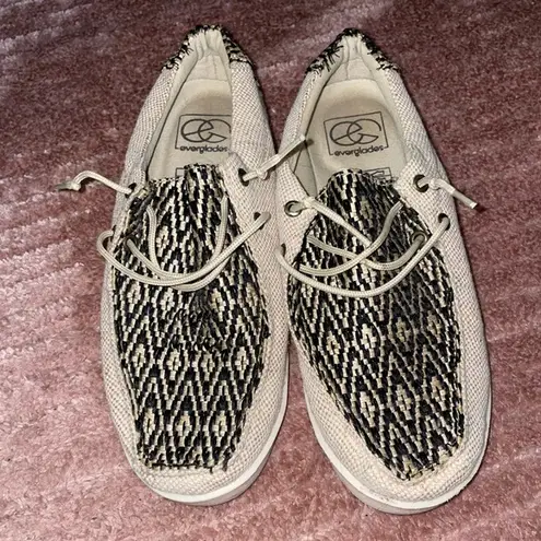 Everglades Beige and Black Patterned Shoes Size 6