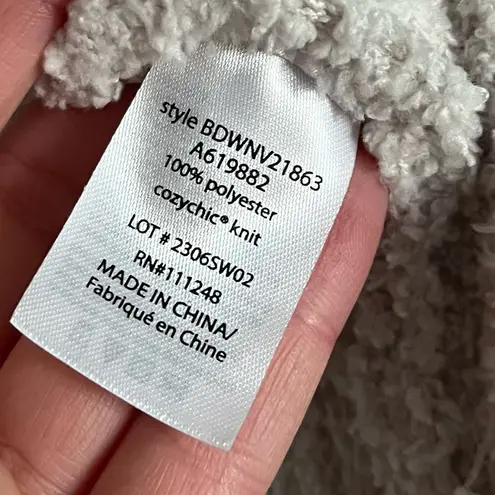 Barefoot Dreams • CozyChic® Boucle Welt Pocket Cardigan Ivory Cream Almond