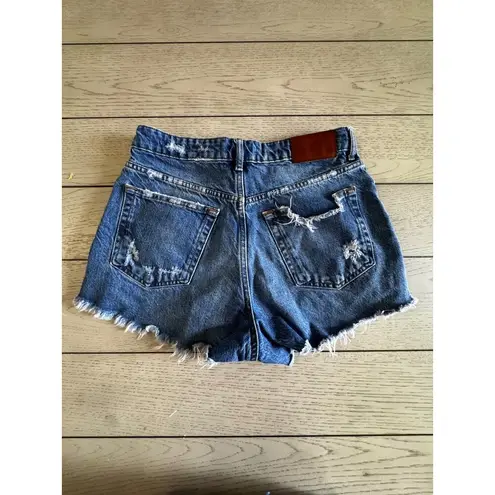 ZARA  The HW High Waist Frayed Denim Shorts Size 6