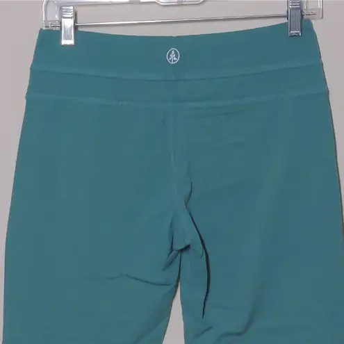 Roots Canada Yoga Capri Leggings in Green – Size M – EUC