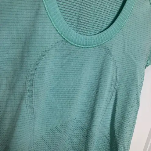 Lululemon Women's  Mint Green size two swiftly tech tshirt thumbnail 2