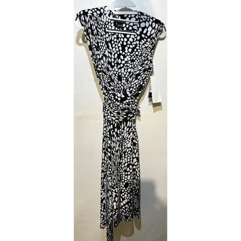 Jessica Howard  Missy Black ivory sleeveless dress size 6