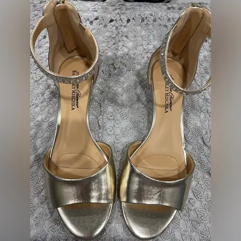 Badgley Mischka Jeweled Sandals Women’s Gold Size 7.5 Strappy Wedge Heel