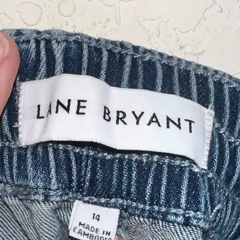 Lane Bryant NWT  Boyfriend Mid Rise Distressed Denim Jeans