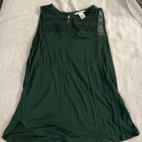 Women’s green shirt