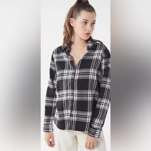Urban Outfitters UO Eli Perfect Plaid Button down Flannel Shirt  size XS