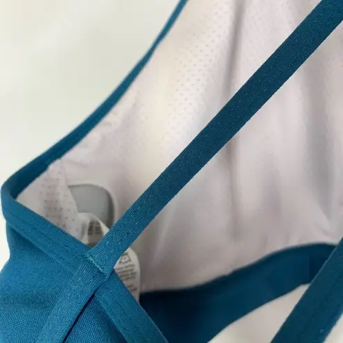 Women's Pullover Strappy Back Sports Bra Blue Size Medium