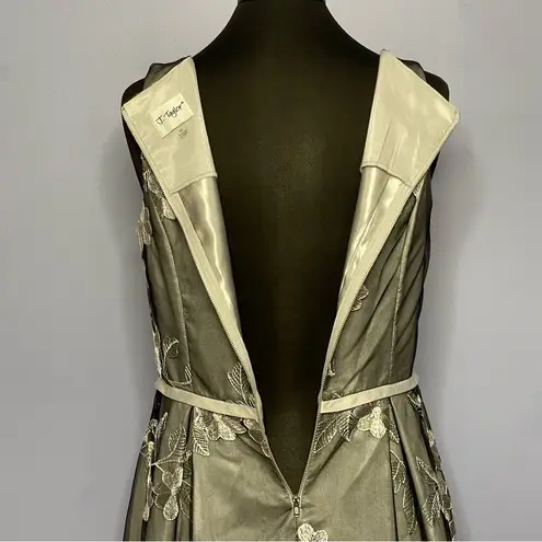 Julian Taylor Silver & Black Netting w/ Sewed Flowers A-Line & High Low Size 10 - Image 10