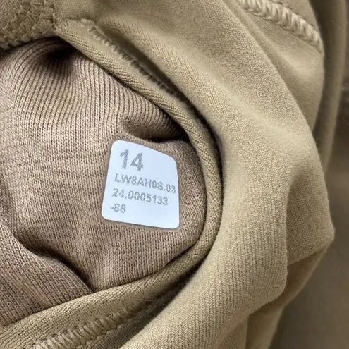 NWT Lululemon Size 14 Nulu Slim