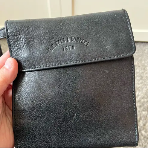 G.H. Bass‎ & Company Black Leather Wallet Crossbody Purse