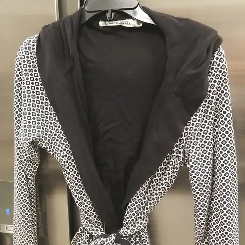 Michael Stars 💕💕 Reversible Bath Robe ~ Black & White Geometric Print Medium