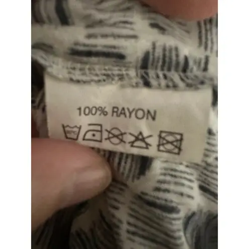 Rock Flower Paper Medium Black White Graphic Print Button Down Long Sleeve Top