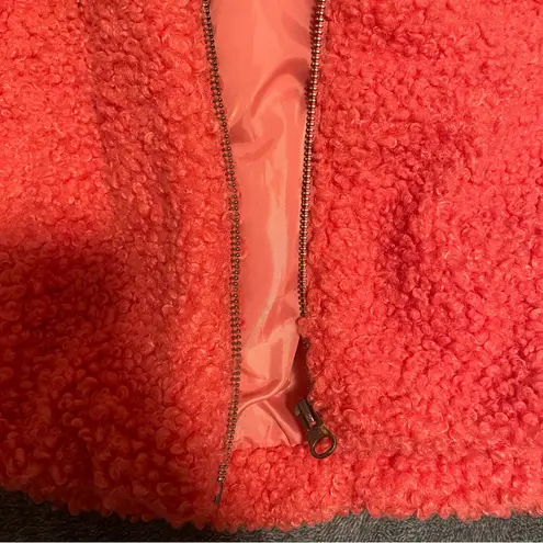 Double Zero Cozy Coral Sherpa Vest with Hood size Medium Boutique Brand