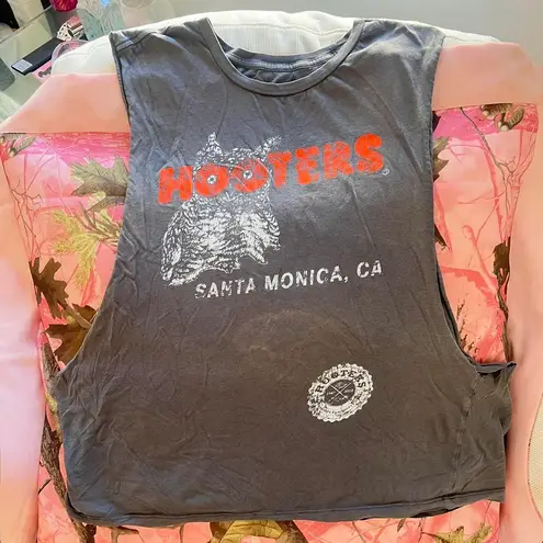 Hooters logo muscle tank top