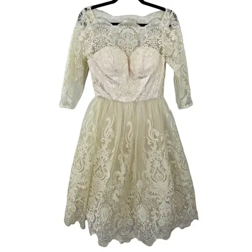 Chi Chi London NWT Gilded Grace Lace Dress Size 4 in Champagne