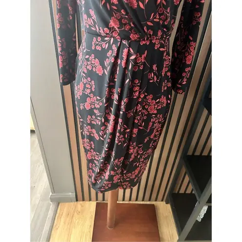 Tahari Women’s black and red floral dress size 6 work attire classy dress
