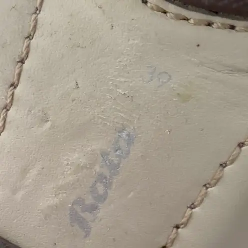 Women’s Moccasin Shoes Tan Size 9