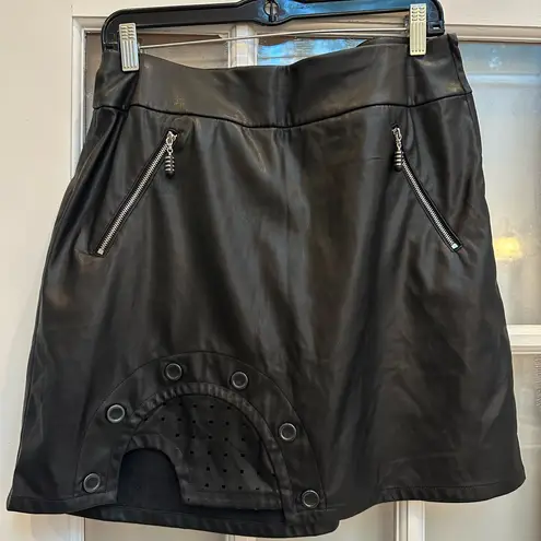Jamie Sadock Black Faux Leather Edgy Golf Skirt Punk Retro Funky Size 8 Medium
