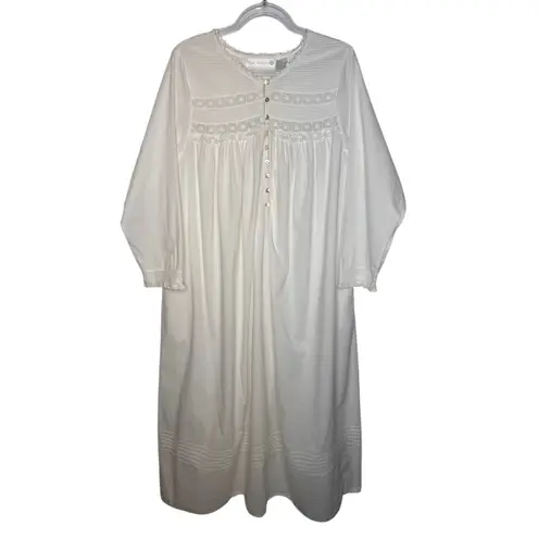 1990s Eileen West White Cotton Lace Pintuck Nightgown Medium