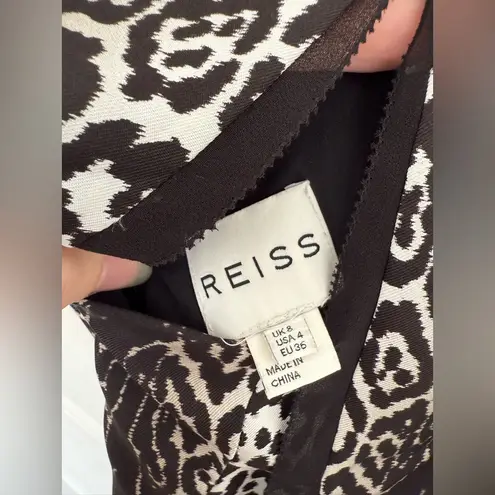 Reiss Stella Leopard Print Silk Black Gray White V-Neck Split Back Size 4