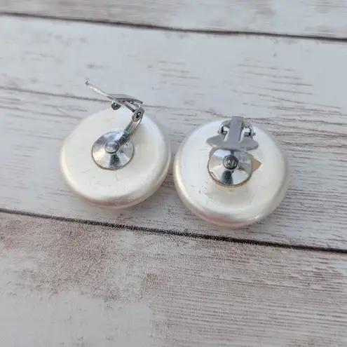 Vintage Clip On Earrings 1 & 1/8" Cream