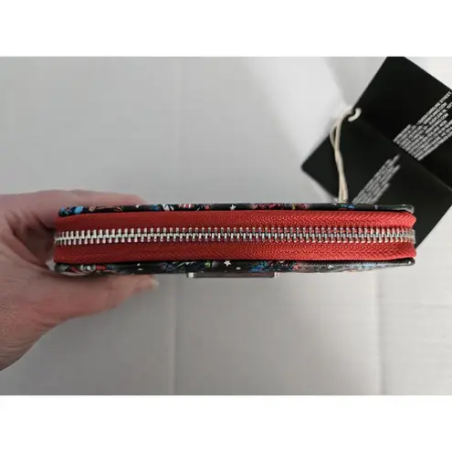 Lounge Fly NWT Marvel Zip Around Wallet - Avengers Tattoo- Superheroes Disney