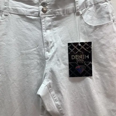 Denim Diva Size 22W Sculpting Skinny White Cropped Jeans. New With Tags.