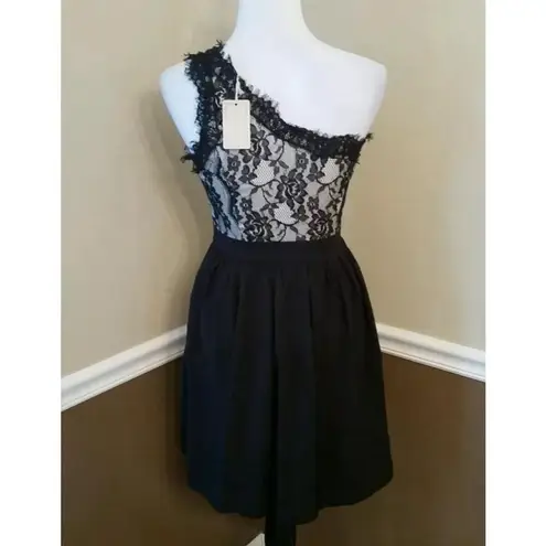 Doe & Rae NEW  ModCloth Black Lace & Ivory One Shoulder Short Party Dress Small