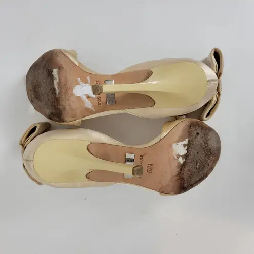 Badgley Mischka LELAH Womens Sandal Size 5.5 Cream Frilly Wedding Bridal Heels