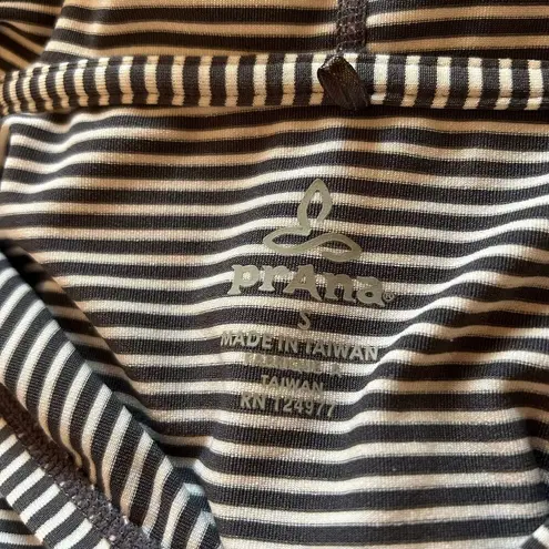 prAna  Perry Hooded Pullover Size Small Top Stripes Outdoors Yoga Athleisure Gorp