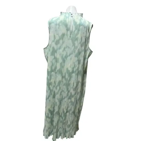 Future Collective Women's 2X Watercolor Plisse Midi Dress Multicolor Green
