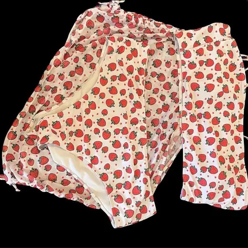 Size 4XL 3 piece strawberry print bikini top bottom coverup EUC Red