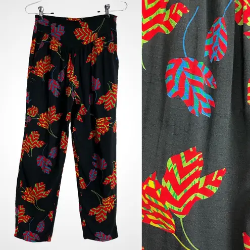 Beachy Leaf Pattern Pants Tapered Black Bright Elastic Waistband Casual Playful Size M