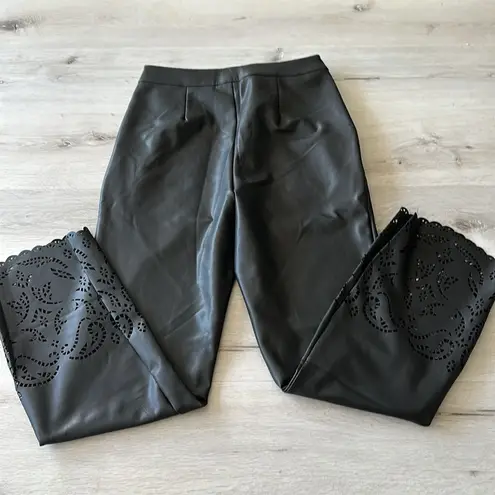 Isaac Mizrahi  Live! Regular Perforated Hem Faux Leather Pants Black 10T NWOT