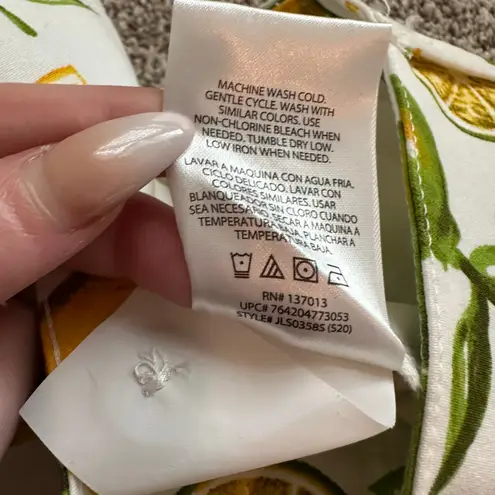 Isaac Mizrahi white lemon & lime print shorts size 8 NWOT