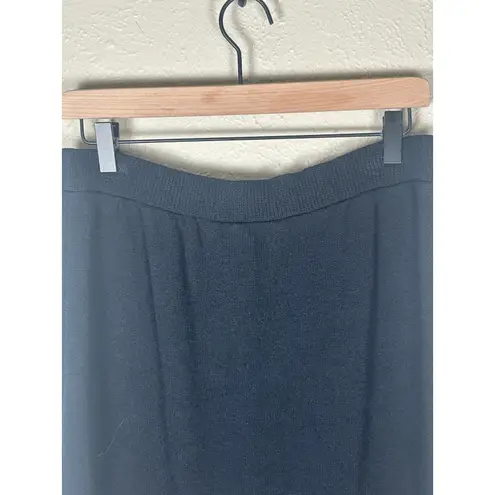 St. John Collection Skirt Size 8 Black Santana Knit Straight Pencil TINY FLAW