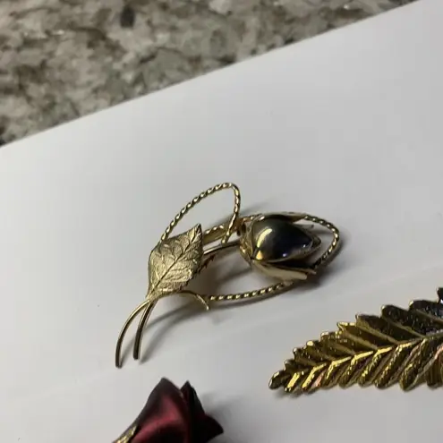 Lot Of 4 Gold Tone Variety Of Vintage