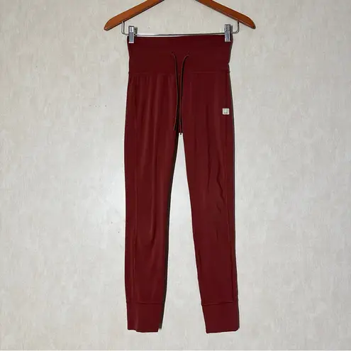 Vuori Women’s Daily Leggings Pull On 25” High Rise Drawstring in Burnt Sienne XS